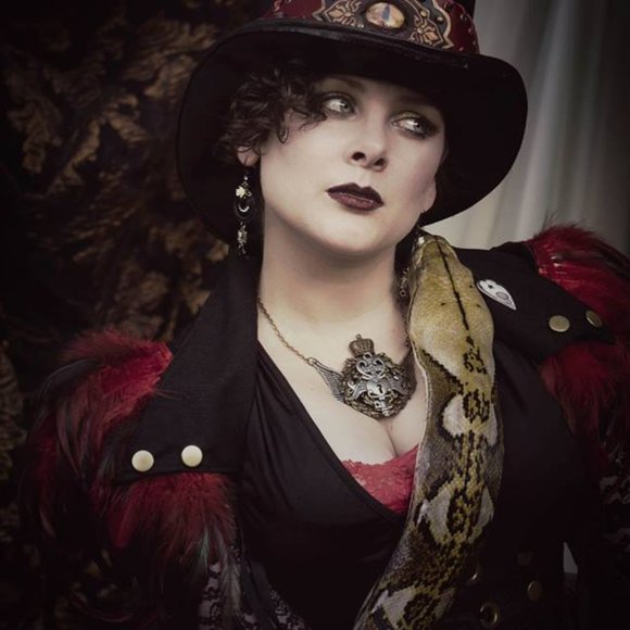 Meet your Posher, Julia - Picture 7 of 8